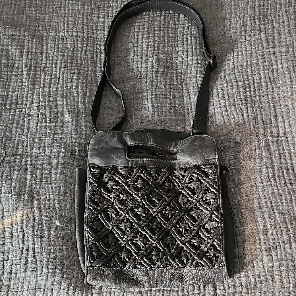 Latico Leathers Tess Gray Textured Crossbody Purse